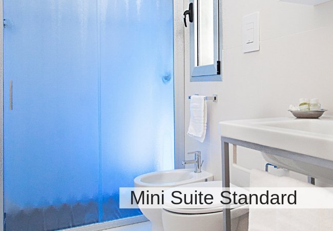 Sira Resort, bagno della Mini Suite standard